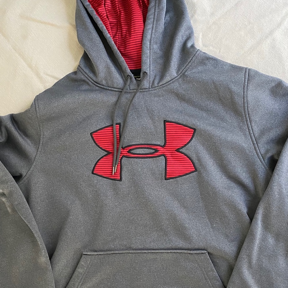 Under Armour Excellent Condition Size Large Hoodie